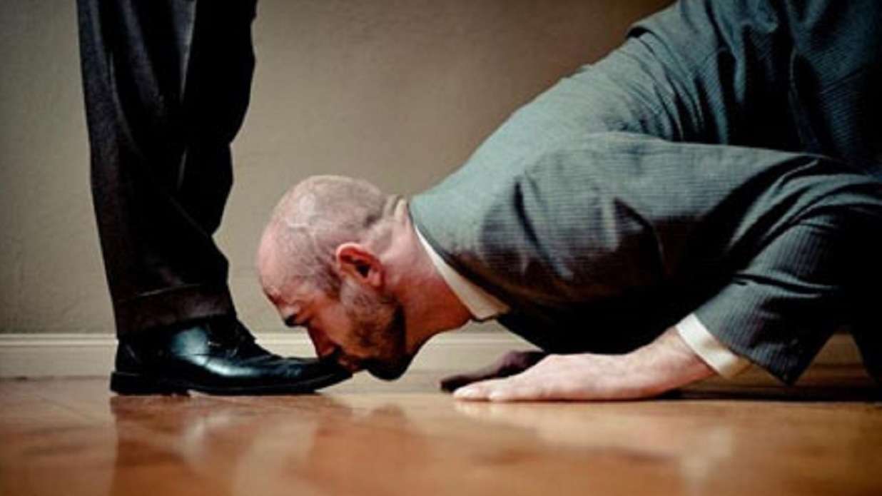 kourosh shojaee - کورش شجاعی مدیر مسئول روزنامه خراسان - کورش شجاعی روزنامه نگار - کورش شجاعی نویسنده - بله قربان - پاپلوس